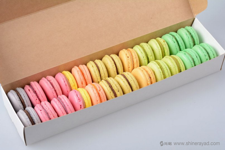 上海甜品包裝設(shè)計公司分享：Macarons手繪花卉插圖風(fēng)杏仁餅蛋糕糕點包裝設(shè)計2