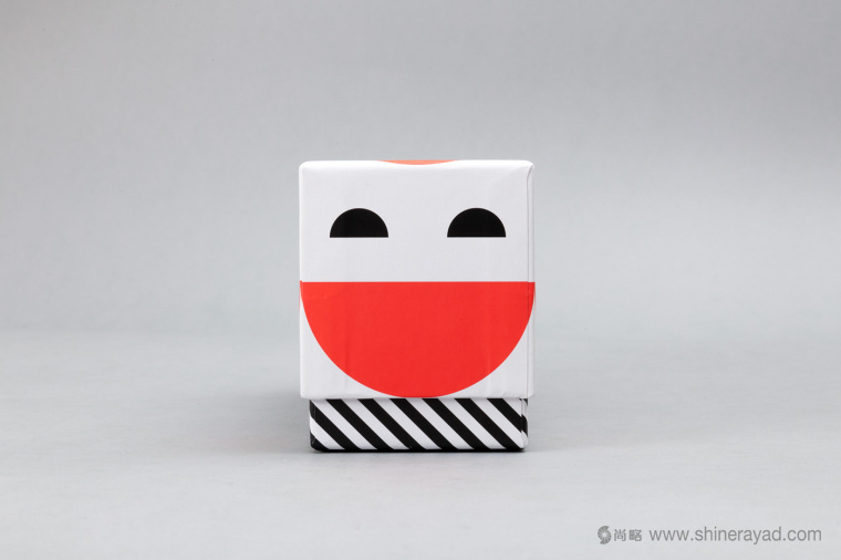 Rackare 派對(duì)游戲紙牌黑白紅色簡(jiǎn)約包裝設(shè)計(jì)-上海包裝設(shè)計(jì)公司設(shè)計(jì)收藏7