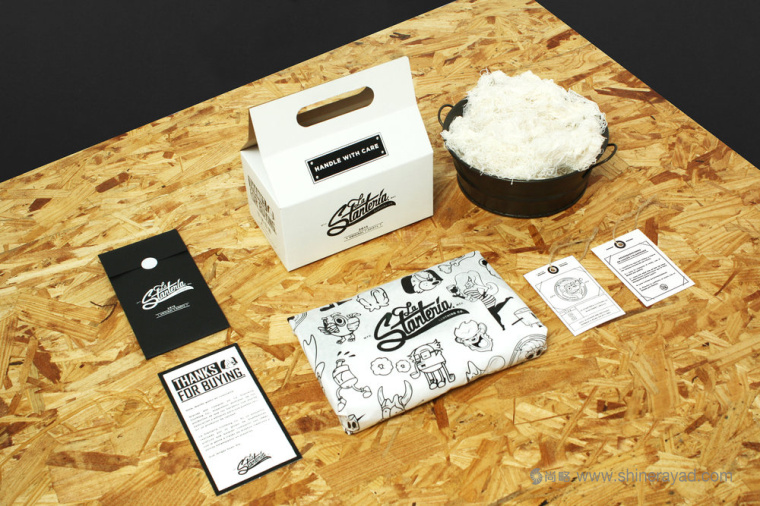 Clothing服飾公司跨界品牌形象設(shè)計(jì)包裝設(shè)計(jì)案例-上海包裝設(shè)計(jì)公司4 Clothing服飾公司跨界品牌形象設(shè)計(jì)包裝設(shè)計(jì)案例-上海包裝設(shè)計(jì)公司4