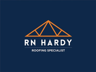 橙色三角幾何屋頂logo標志設計
