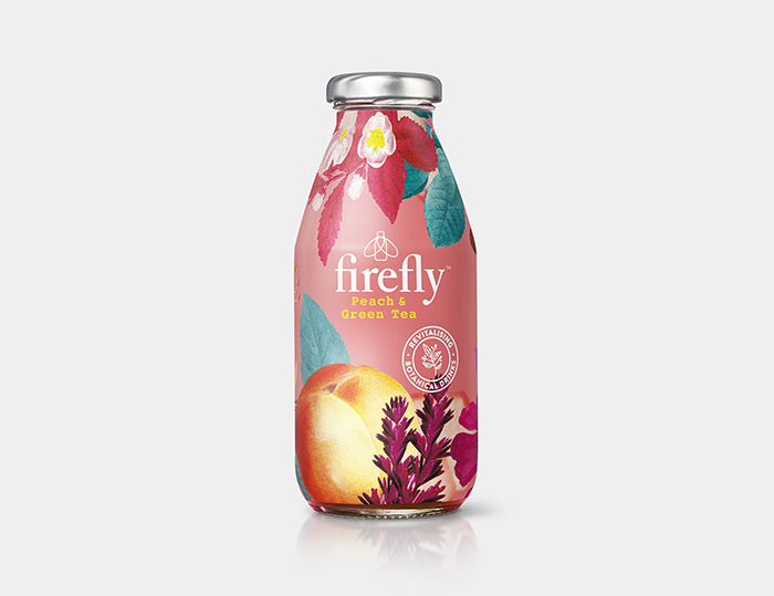 Firefly帶有翅膀的飲料包裝設計，配上帶狀線“活化植物”強化健康特性