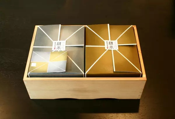 日本大米包裝設(shè)計(jì)精品鑒賞-上海農(nóng)產(chǎn)品包裝設(shè)計(jì)公司