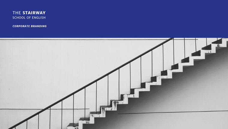 Stairway學(xué)校階梯狀標(biāo)志設(shè)計，取自英國國旗的三角元素