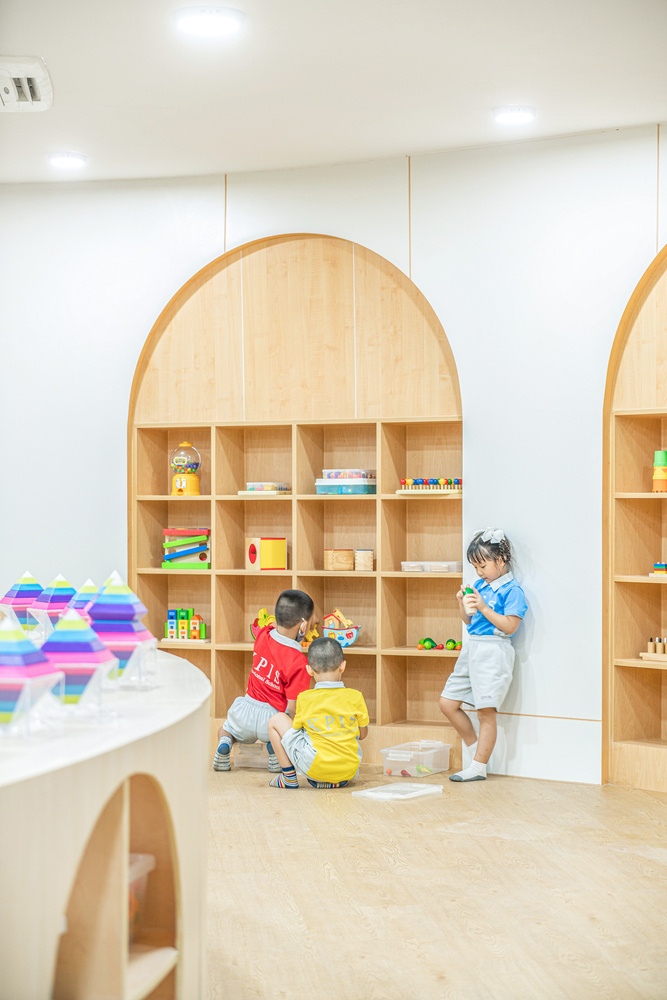 KPIS幼兒園室內(nèi)教育空間設(shè)計(jì)與寓教于樂的游戲墻設(shè)計(jì)