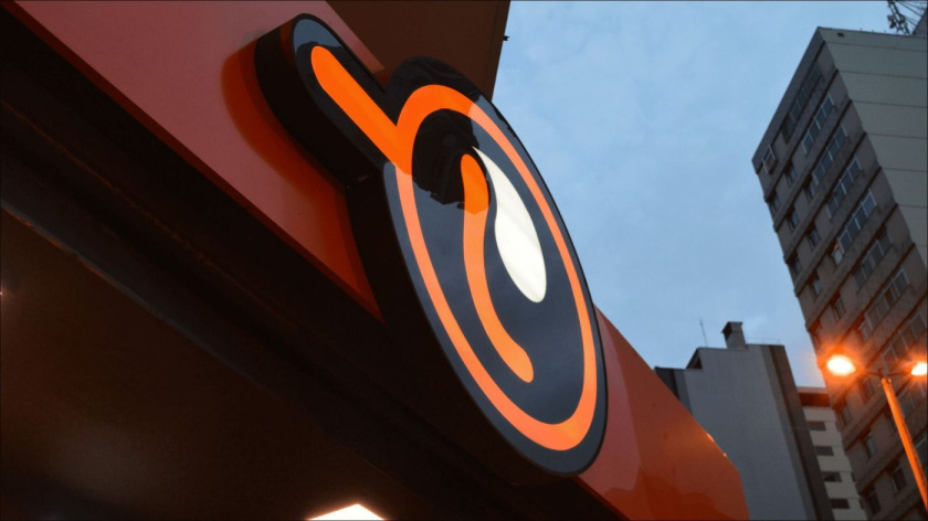Rede Padaria咖啡面包連鎖店品牌形象設(shè)計logo設(shè)計，飛濺的咖啡形象
