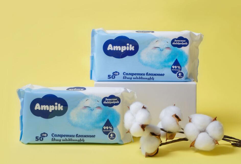Ampik 安皮克消毒濕巾品牌命名與包裝設(shè)計(jì)，蓬松的云彩符號(hào)代表柔軟的棉花