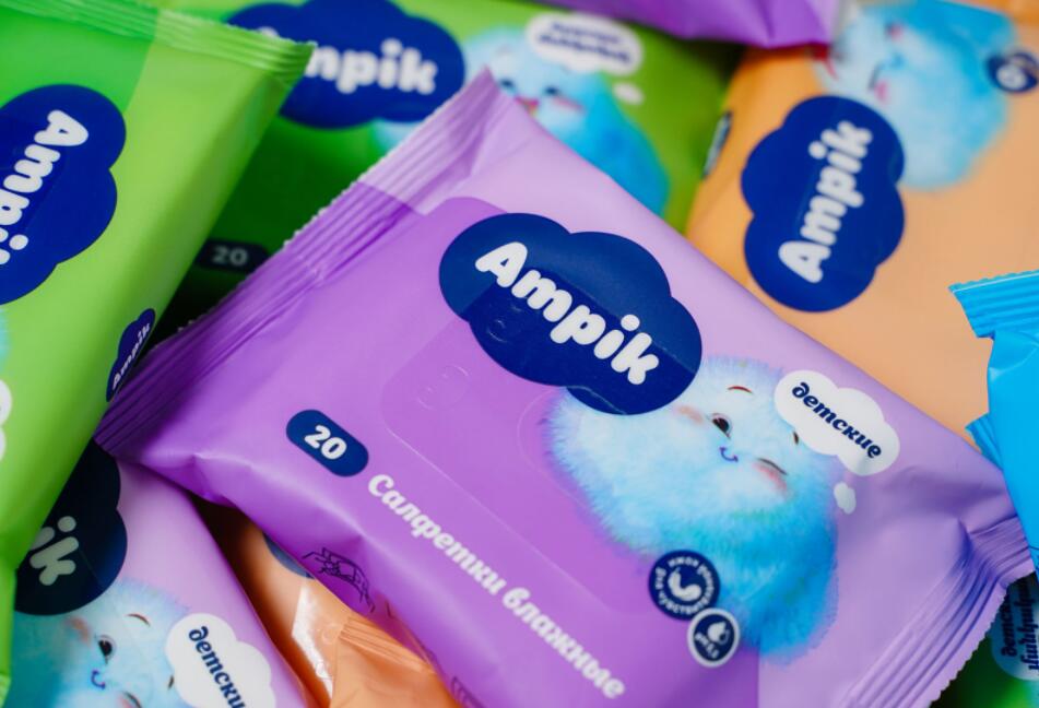 Ampik 安皮克消毒濕巾品牌命名與包裝設(shè)計(jì)，蓬松的云彩符號(hào)代表柔軟的棉花