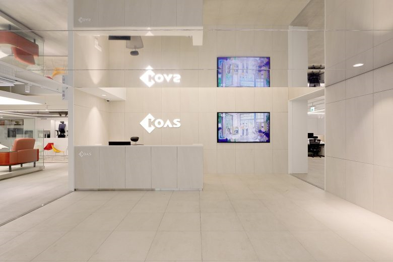 鼓勵(lì)新想法和品牌沉浸感的 Koas 辦公家具陳列空間設(shè)計(jì)