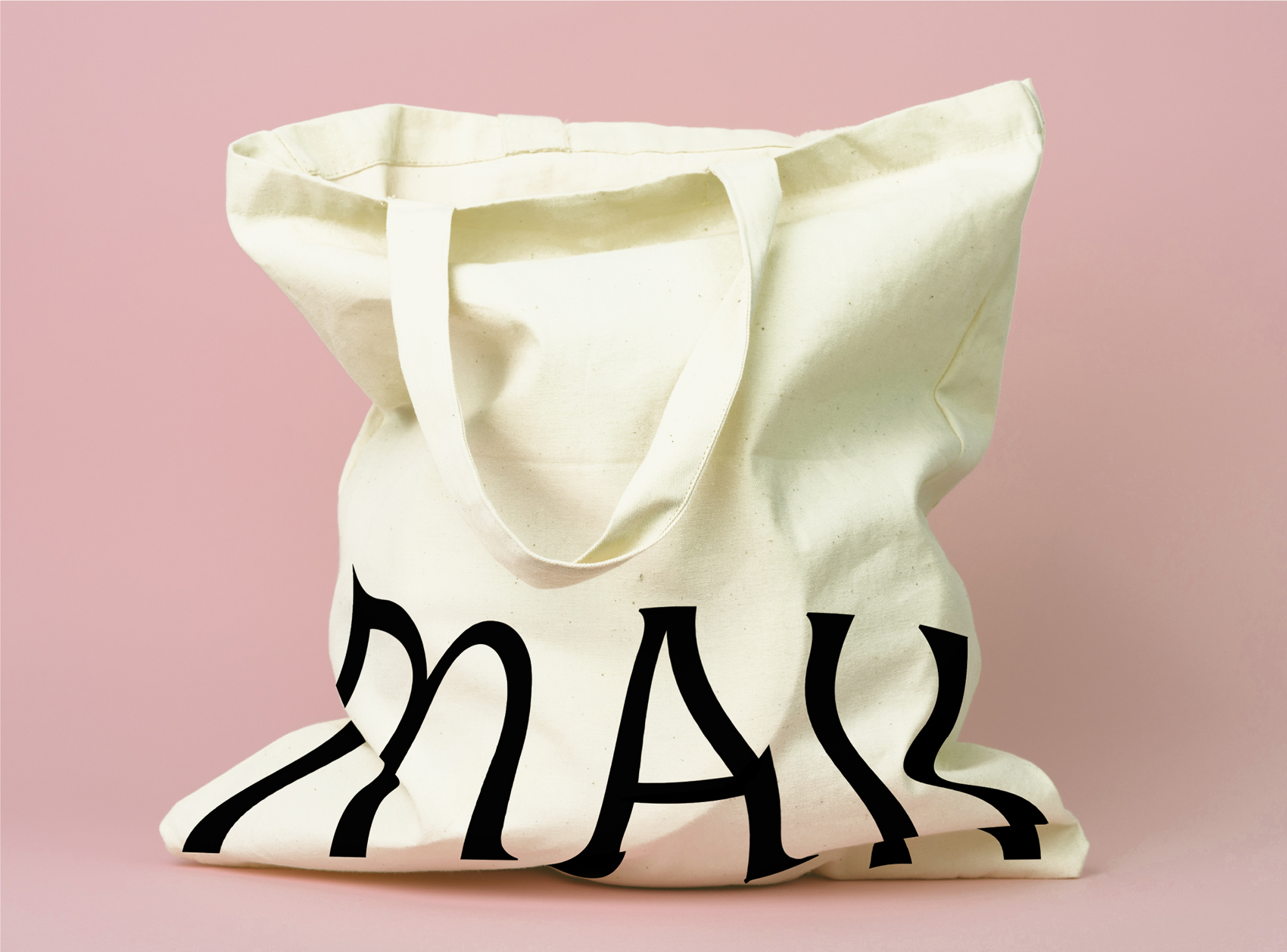 Maii時(shí)裝服飾logo設(shè)計(jì)vi設(shè)計(jì)“孔雀”線條藝術(shù)插畫 Maii時(shí)裝服飾logo設(shè)計(jì)vi設(shè)計(jì)“孔雀”線條藝術(shù)插畫