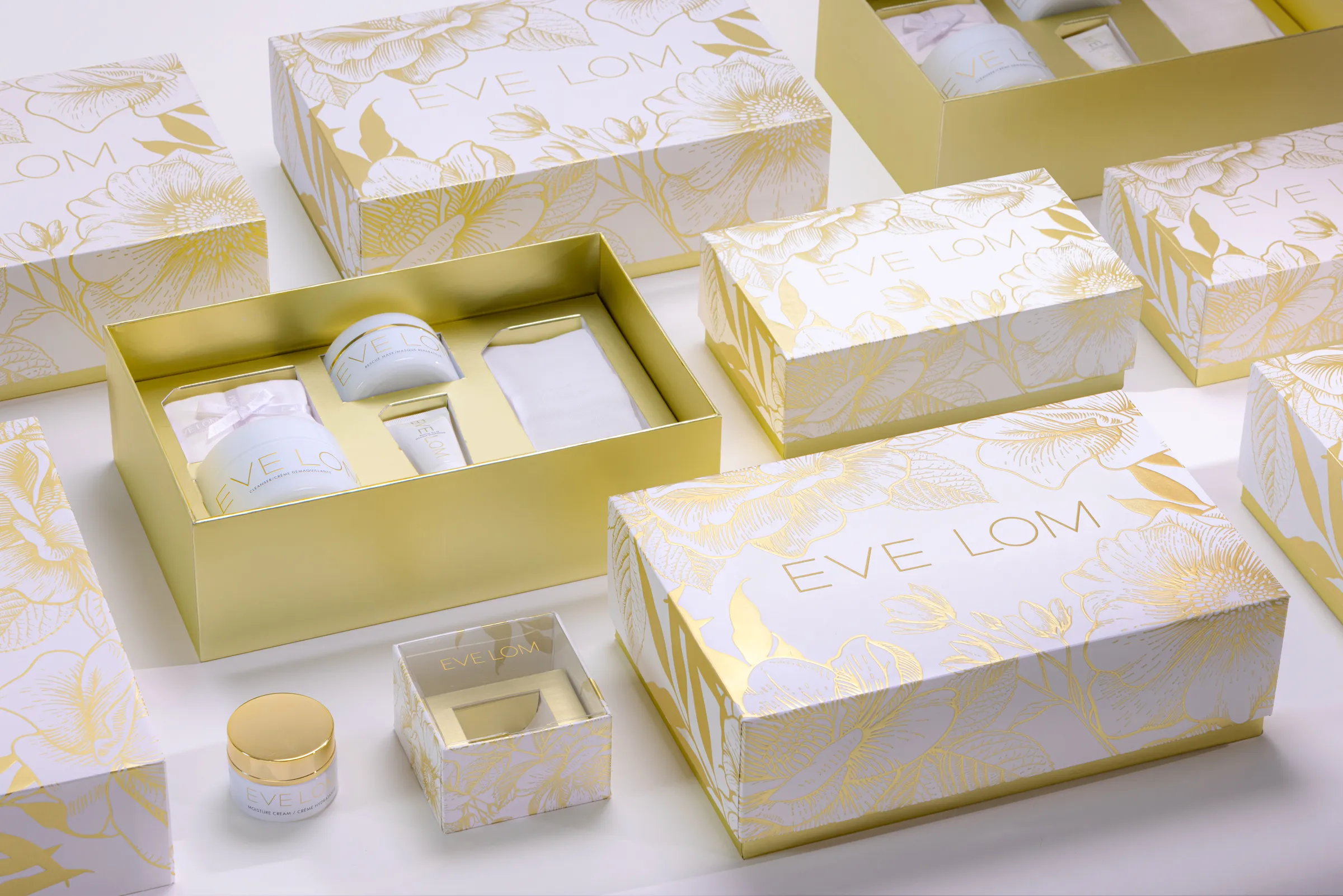 EVE LOM清潔沐浴洗護(hù)和美容個人日化護(hù)理節(jié)日禮盒金色金箔壓花套裝包裝設(shè)計(jì)-上海包裝設(shè)計(jì)公司 EVE LOM清潔沐浴洗護(hù)和美容個人日化護(hù)理節(jié)日禮盒金色金箔壓花套裝包裝設(shè)計(jì)-上海包裝設(shè)計(jì)公司