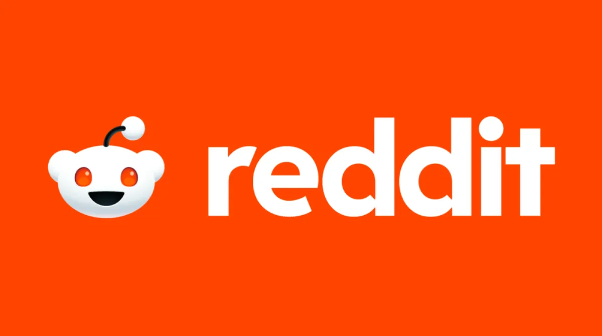 Reddit 社交新聞?wù)军c(diǎn)互聯(lián)網(wǎng)科技品牌吉祥物設(shè)計(jì)標(biāo)志設(shè)計(jì)，白色橙色機(jī)器人玩偶風(fēng)格