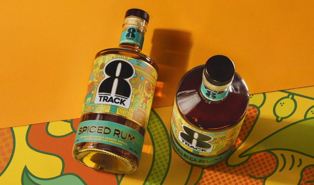 8TRACK香料朗姆酒品牌創(chuàng)建-logo設(shè)計(jì)包裝設(shè)計(jì),結(jié)合音樂(lè)文化線條時(shí)尚插畫元素 8TRACK香料朗姆酒品牌創(chuàng)建-logo設(shè)計(jì)包裝設(shè)計(jì),結(jié)合音樂(lè)文化線條時(shí)尚插畫元素