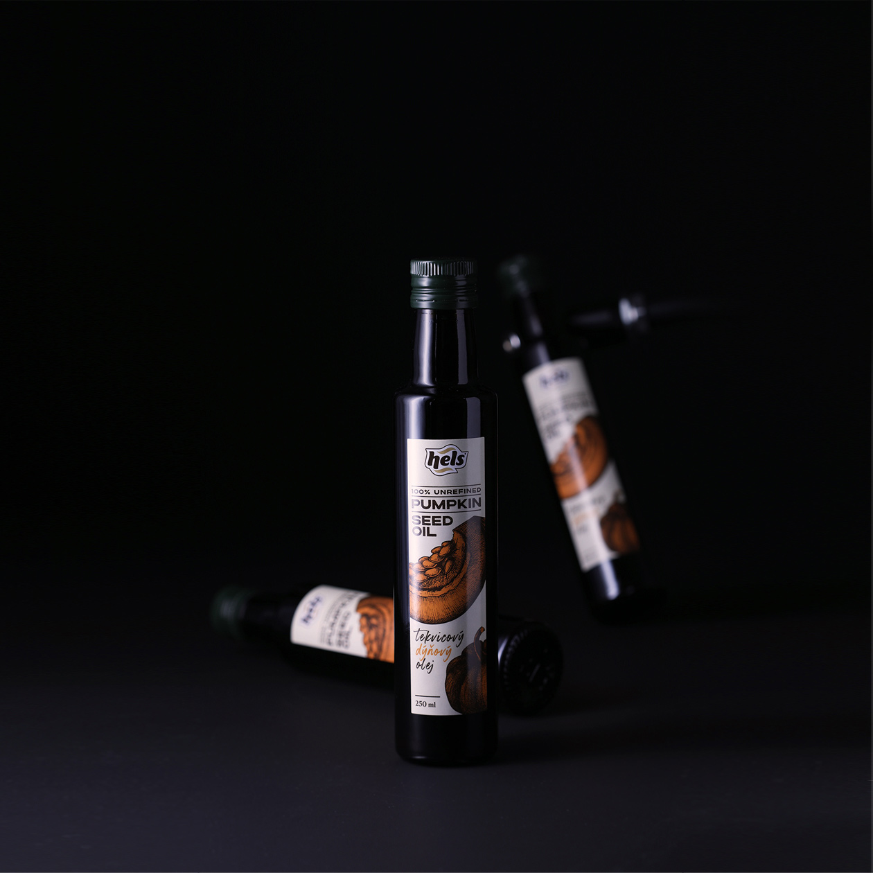 HELS 瓶裝南瓜籽油食用油包裝設計，含蓄低調(diào)風格