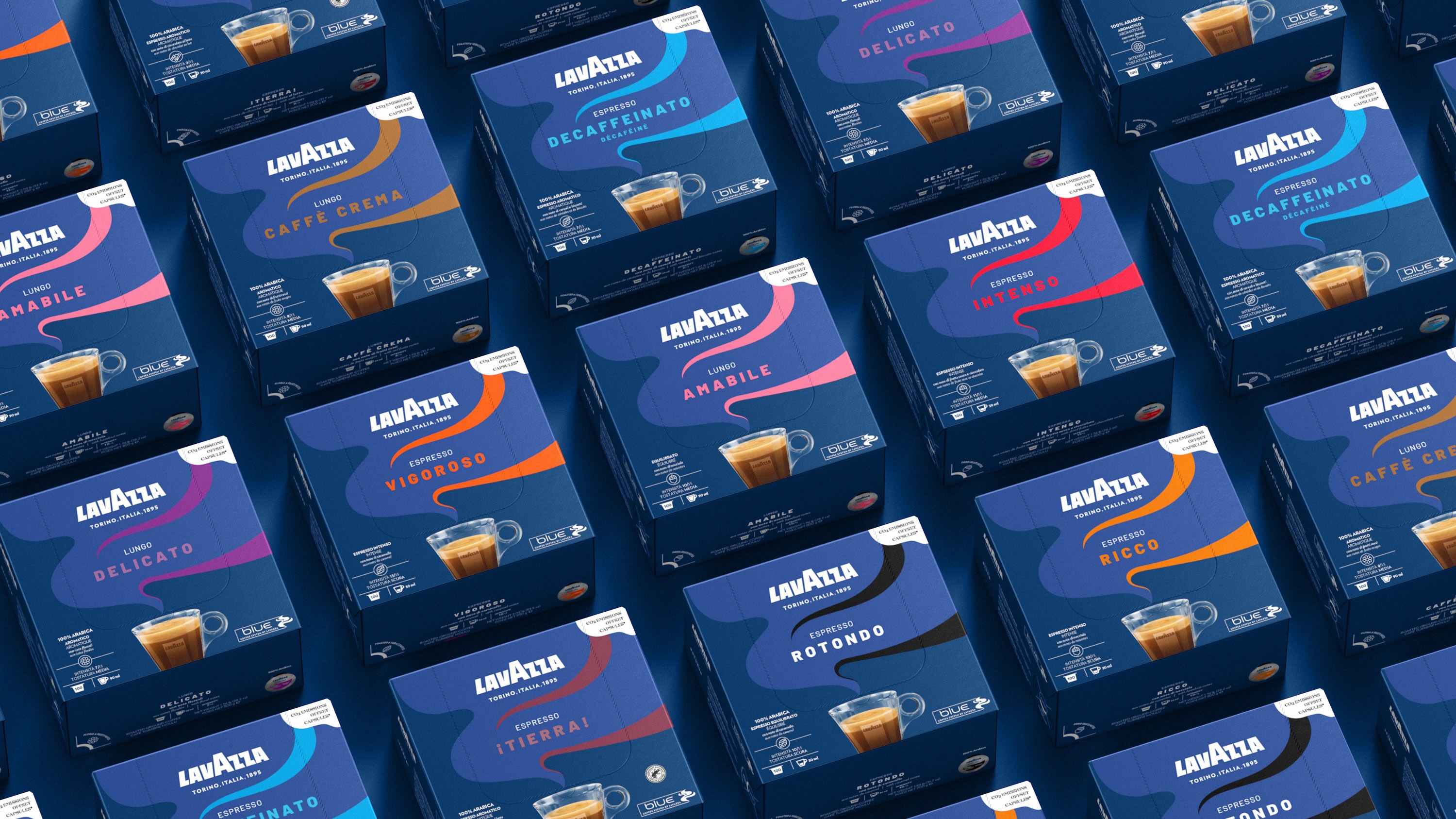 Lavazza Blue 膠囊咖啡包裝設(shè)計(jì),海軍藍(lán)加多層次香氣元素 Lavazza Blue 膠囊咖啡包裝設(shè)計(jì),海軍藍(lán)加多層次香氣元素