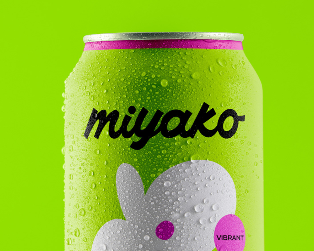 MIYAKO 創(chuàng)新日式抹茶飲料包裝設(shè)計(jì)與品牌塑造,嫩綠色+自由活力的白色花朵 MIYAKO 創(chuàng)新日式抹茶飲料包裝設(shè)計(jì)與品牌塑造,嫩綠色+自由活力的白色花朵